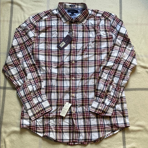 Tommy Hilfiger Classic Fit Red and White Plaid Men's Plaid Shirt Size Large - Picture 1 of 12